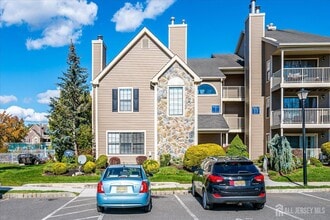 23 Lear Ct in East Brunswick, NJ - Building Photo - Building Photo