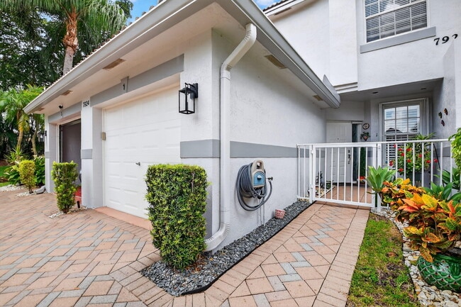 7924 Laina Ln in Boynton Beach, FL - Building Photo - Building Photo