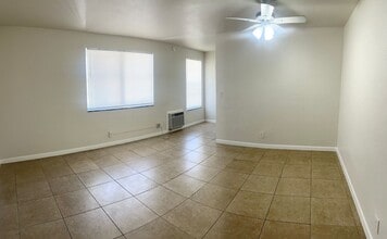 1520 W Blue Heron Blvd in Riviera Beach, FL - Building Photo - Building Photo