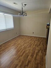 1006 Kara Dr in Champaign, IL - Building Photo - Building Photo