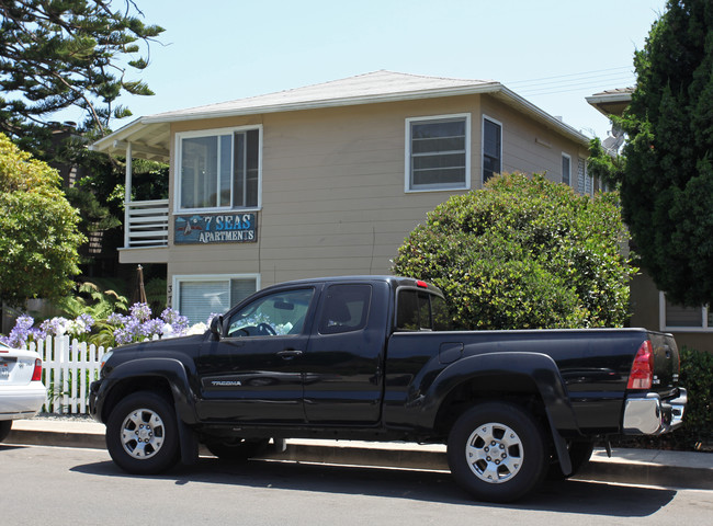 7 Seas Apartments in Laguna Beach, CA - Building Photo - Building Photo