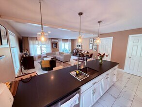 1325 Meriden Ave in Southington, CT - Building Photo - Building Photo