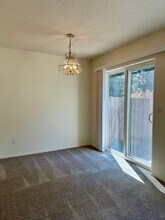 1242 Country Glen Ave NE in Keizer, OR - Building Photo - Building Photo