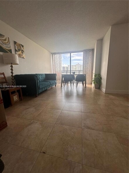 17021 N Bay Rd, Unit 710 in Sunny Isles Beach, FL - Building Photo - Building Photo