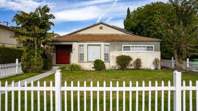 5655 W Jefferson Blvd in Los Angeles, CA - Foto de edificio - Building Photo