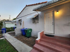 405 NW 64th St in Miami, FL - Building Photo - Building Photo