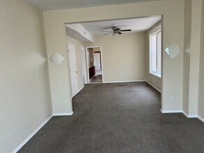 1543 W Marquette Rd in Chicago, IL - Building Photo - Building Photo