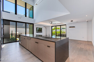 1325 E Pomelo Grove Ln in Phoenix, AZ - Building Photo - Building Photo