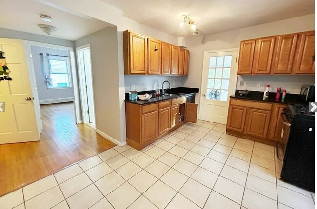 property at 40 Plymouth St