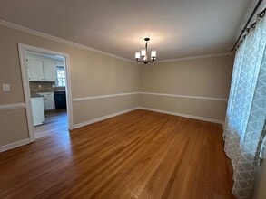 427 Elizabeth Lake Dr in Hampton, VA - Building Photo - Building Photo