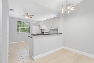 10131 W Sunrise Blvd, Unit 306 in Plantation, FL - Building Photo - Building Photo