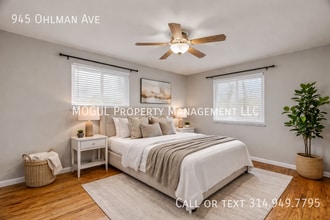 945 Ohlman Ave in Kirkwood, MO - Building Photo - Building Photo