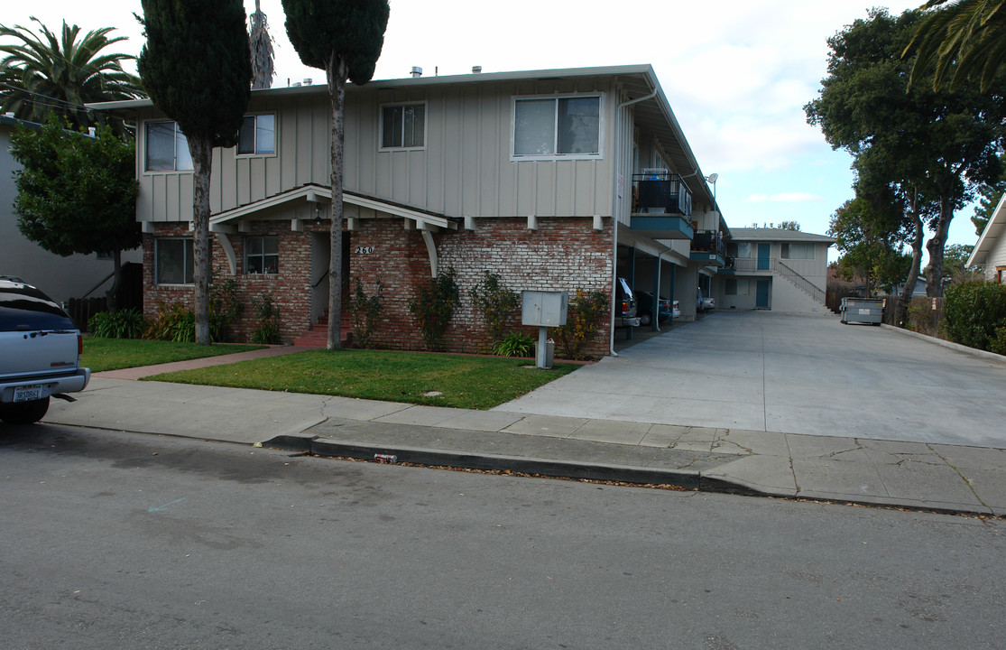 260 Chiquita Ave in Mountain View, CA - Building Photo