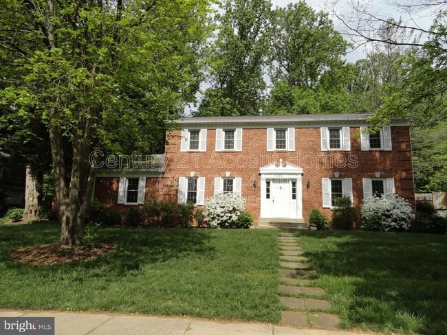 5606 Tilia Ct