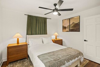 2314 Deerwood Rd in Nashville, TN - Foto de edificio - Building Photo