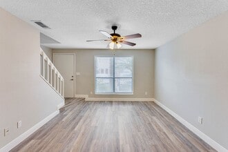 607 Casa Park N Ct in Winter Springs, FL - Building Photo - Building Photo