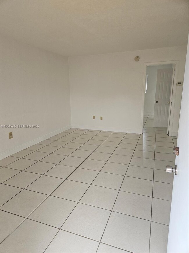 3800 SW 102nd Ave in Miami, FL - Building Photo - Building Photo