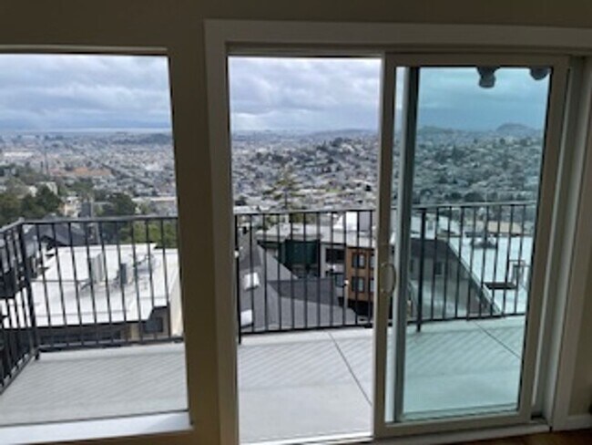 455 Upper Terrace in San Francisco, CA - Building Photo - Building Photo