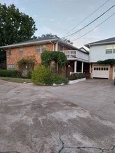 2821 Eastgrove Ln in Houston, TX - Foto de edificio - Building Photo
