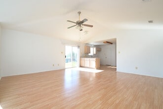 716 Lago Vista St in San Marcos, TX - Building Photo - Building Photo