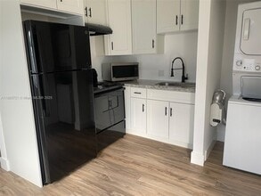 2434 Coolidge St in Hollywood, FL - Building Photo - Building Photo