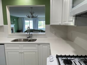 2 Mansfield Grove Rd in East Haven, CT - Building Photo - Building Photo