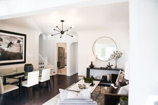 7865 Willoughby Ave in West Hollywood, CA - Building Photo