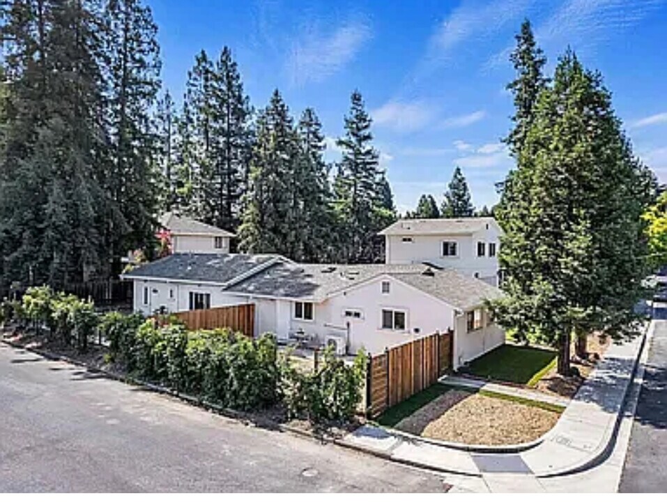 1006 Court Ln in Concord, CA - Building Photo