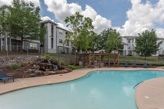 Stoneleigh Centerton Apartments in Centerton, AR - Building Photo - Building Photo