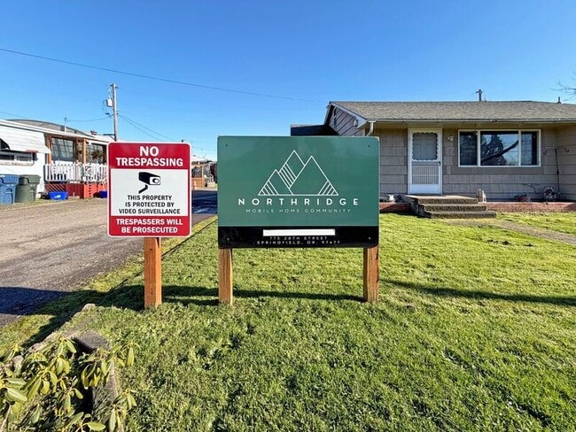 775 28th St in Springfield, OR - Building Photo - Building Photo