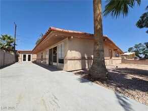 713 N 18th St in Las Vegas, NV - Building Photo - Building Photo