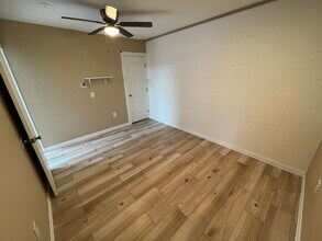 7342 N 38th Dr, Unit 1 in Phoenix, AZ - Foto de edificio - Building Photo