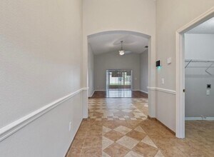 5725 Hawklake Rd in Lithia, FL - Building Photo - Building Photo