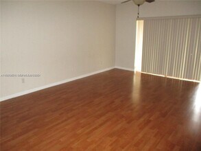 13726 SW 90th Ave in Miami, FL - Building Photo - Building Photo