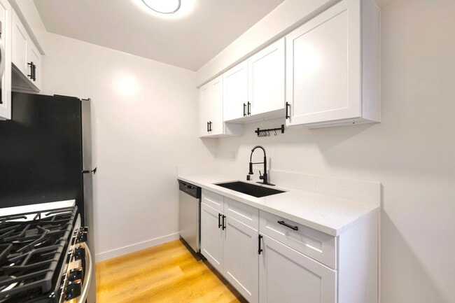 6828 Fulton Ave in Los Angeles, CA - Building Photo - Building Photo