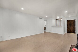 406 N Oakhurst Dr in Beverly Hills, CA - Building Photo - Building Photo