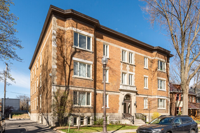 1164 Du Parc Av