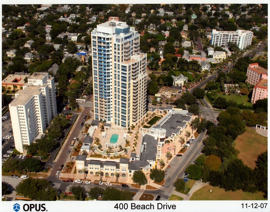 400 NE Beach Dr in St. Petersburg, FL - Foto de edificio
