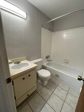 2210 SW 70th Terrace in Gainesville, FL - Building Photo - Building Photo