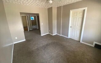 921 Rudyard Rd in Cleveland, OH - Building Photo