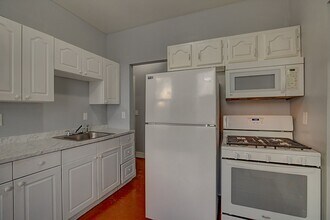 1221 California Ave in Cincinnati, OH - Building Photo - Building Photo