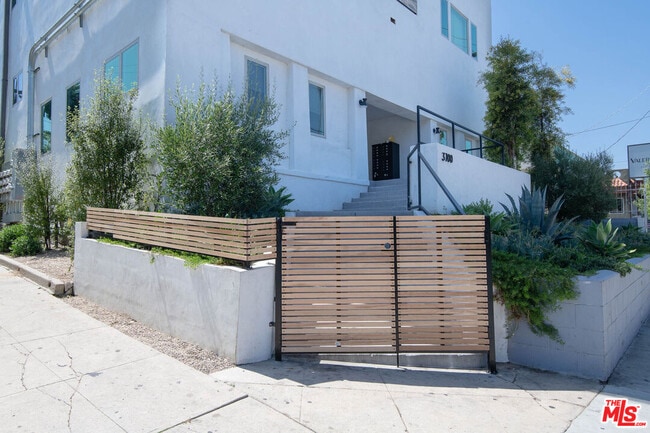 3700 W Sunset Blvd in Los Angeles, CA - Building Photo - Building Photo