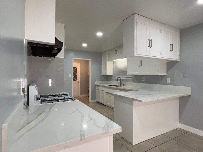 15503 Bloomfield Ave
