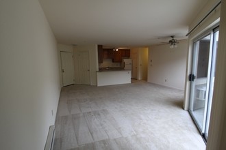 Deer Park Apartments in San Rafael, CA - Building Photo - Interior Photo