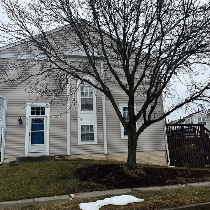 101 Hidden Hill Cir in Odenton, MD - Building Photo