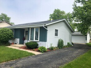 1757 20th Ave in Kenosha, WI - Building Photo - Building Photo