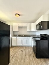 1045 11th Ave NW in Largo, FL - Building Photo - Building Photo