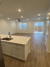 1137 Granite Dr in Madera, CA - Building Photo - Building Photo