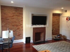 45 Hemenway St, Unit 2 in Boston, MA - Building Photo - Building Photo