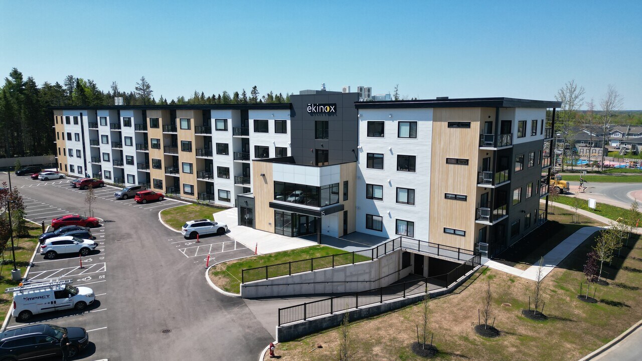 Ékinox in Dieppe, NB - Building Photo